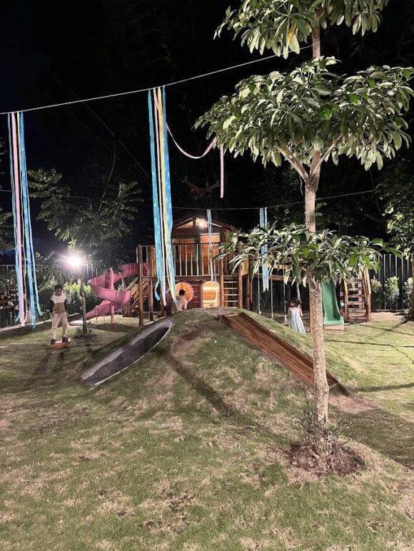 Playground Dengan Cafe di Maguwo Jogja